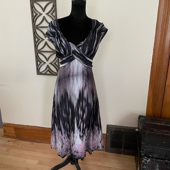 Ted Baker London Dresses & Skirts - 🆑Abstract Print Cross Front Dress